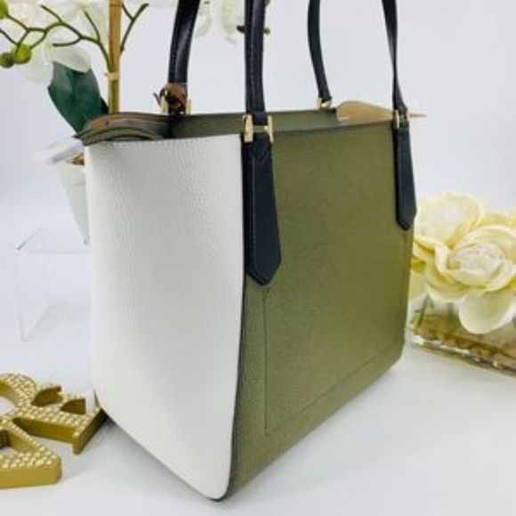 LAST DAY SALE Michael Kors Kimberly Leather Bag - Picture 4 of 7